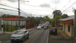 A view of crowded road in Flores, Heredia